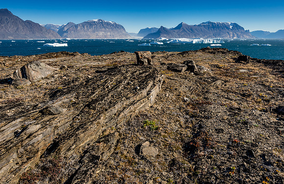 041 - Karrat Island Pre-cambrian rock outcrops